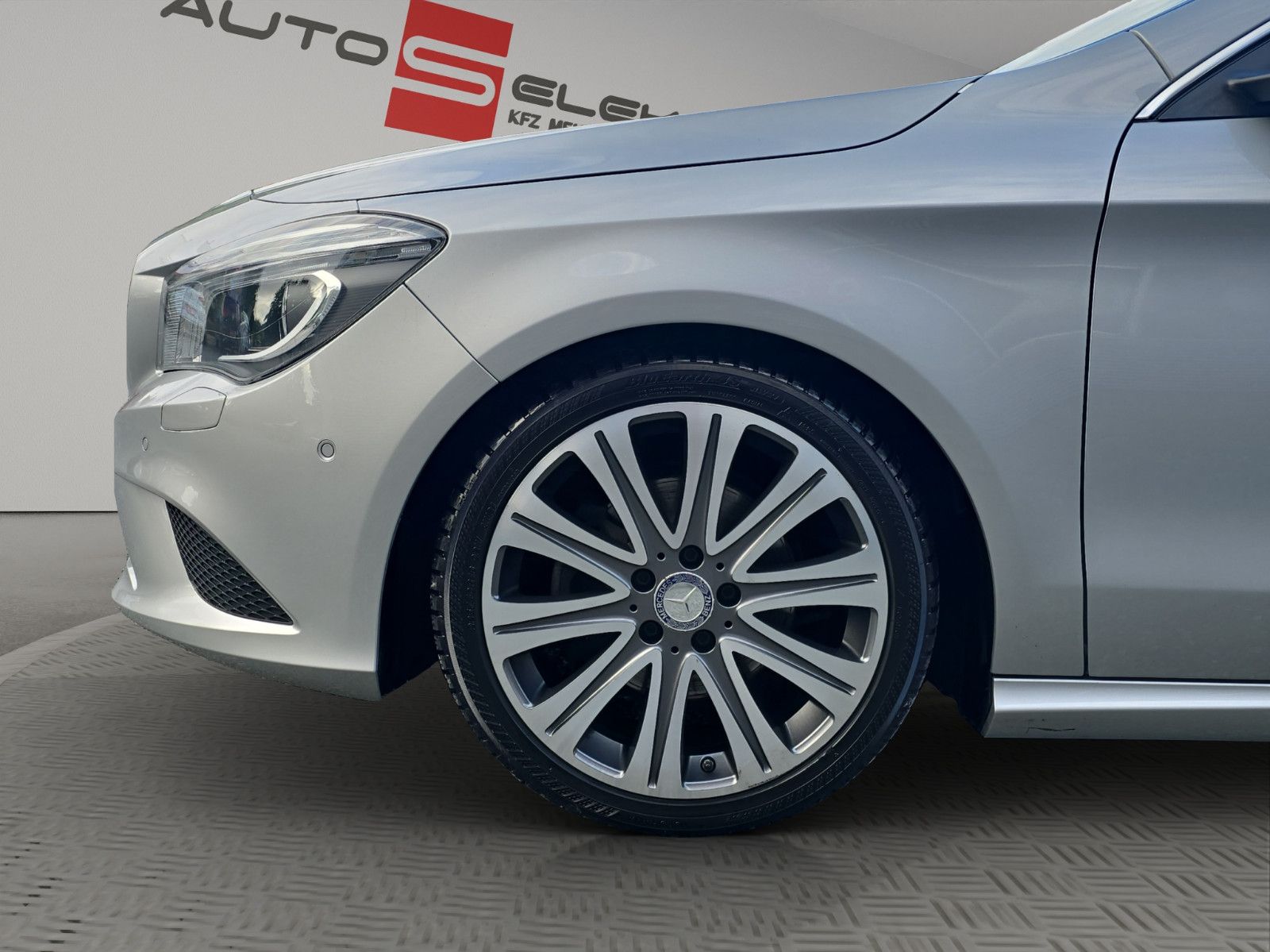 Fahrzeugabbildung Mercedes-Benz 180 CLA Shooting Brake /AUT/NAVI/PDC/LED/NIGHT