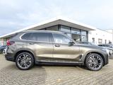 BMW X5 xDrive50e Pano DA Prof. AHK Soft-Close 21" - BMW X5: Grün