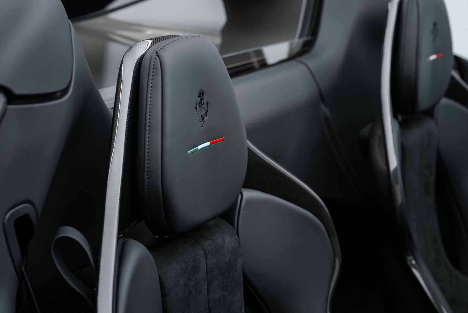 Fahrzeugabbildung Ferrari 296 GTS RACING SEATS/LIFT/CARBON/SCUDERIA