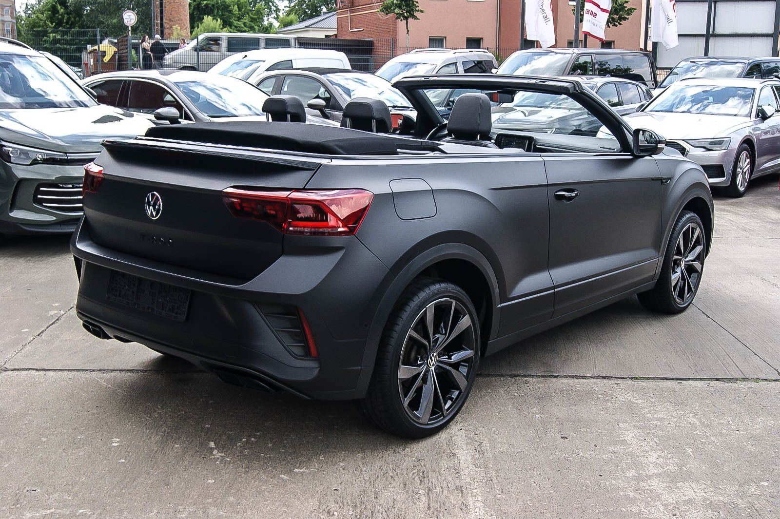 Fahrzeugabbildung Volkswagen T-Roc Cabriolet R-Line Edition Black limited 999