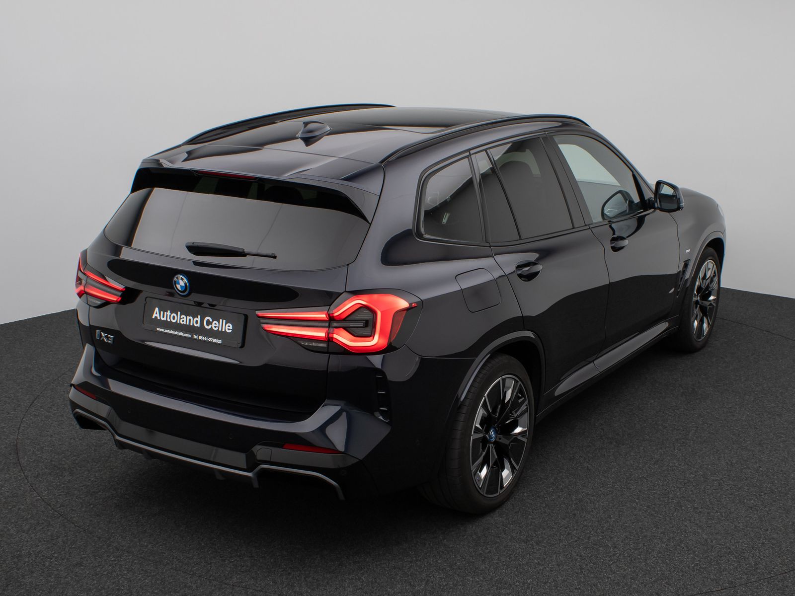 Fahrzeugabbildung BMW iX3 M Sport Impressive Panorama 360° HUD DAB H/K