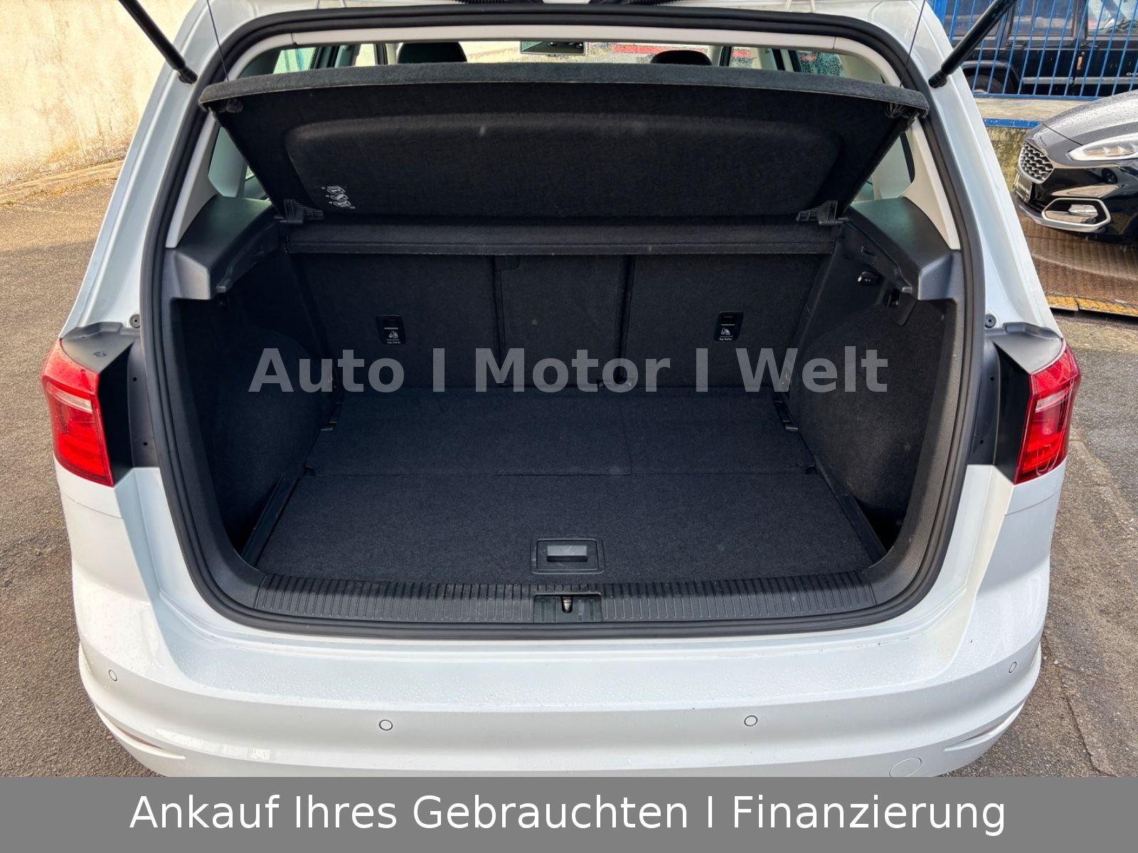 Fahrzeugabbildung Volkswagen Golf Sportsvan 1.Hand TEMPOMAT/ALU/KLIMA