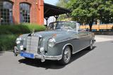 Mercedes-Benz 220 - Mercedes-Benz 220 in Frankfurt (Main)
