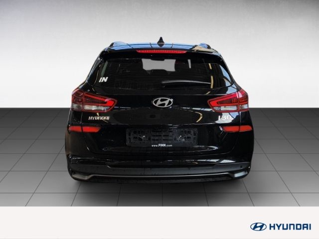 Fahrzeugabbildung Hyundai i30 FL Kombi MY25 1.5 T-GDI DCT Advantage P-Dach