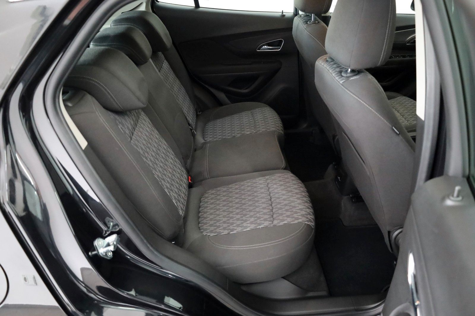 Fahrzeugabbildung Opel Mokka Edition ecoFlex SH,PDC,8-fach bereift