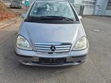 Mercedes-Benz A 160 ELEGANCE - Mercedes-Benz A 160 mit Benzin-Antrieb: Automatik