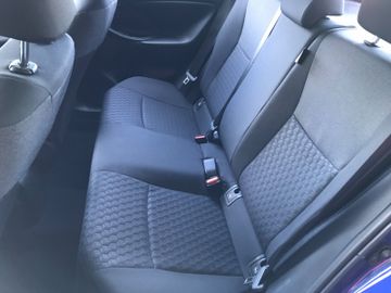 Toyota Yaris - 12