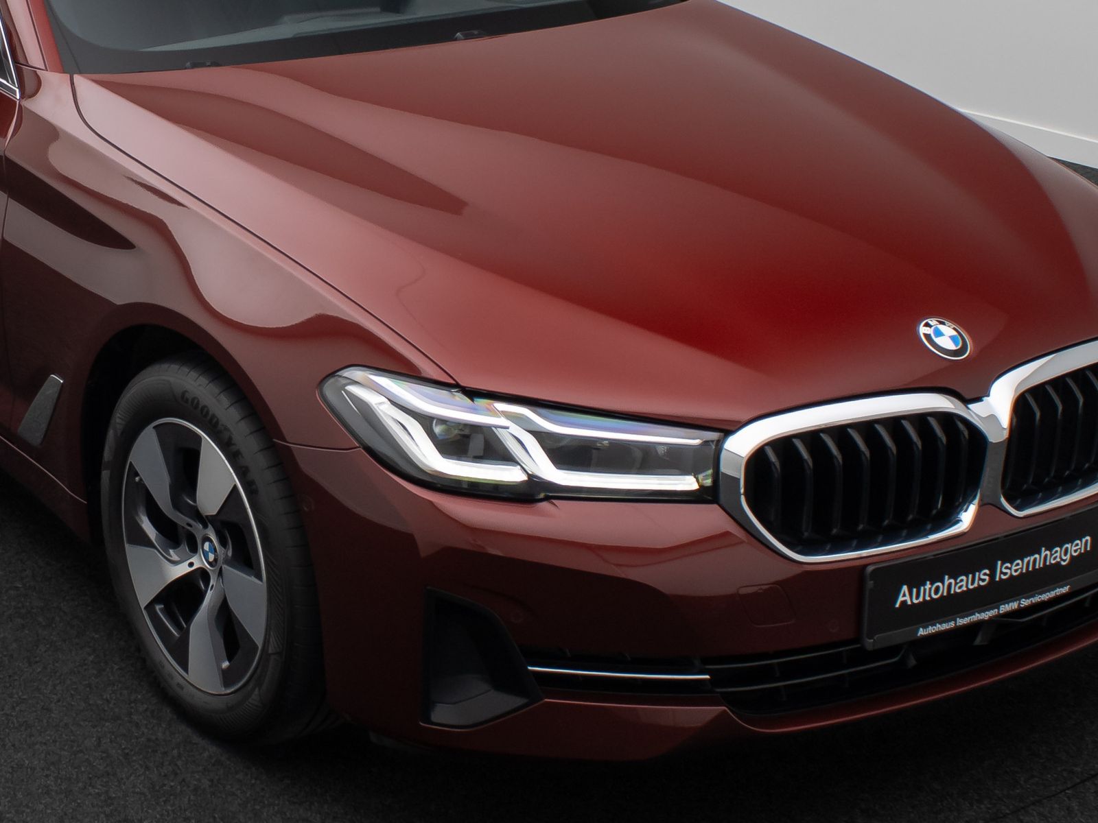 Fahrzeugabbildung BMW 520d xD HUD DAB Kamera HiFi Laser Sport AHK Komf