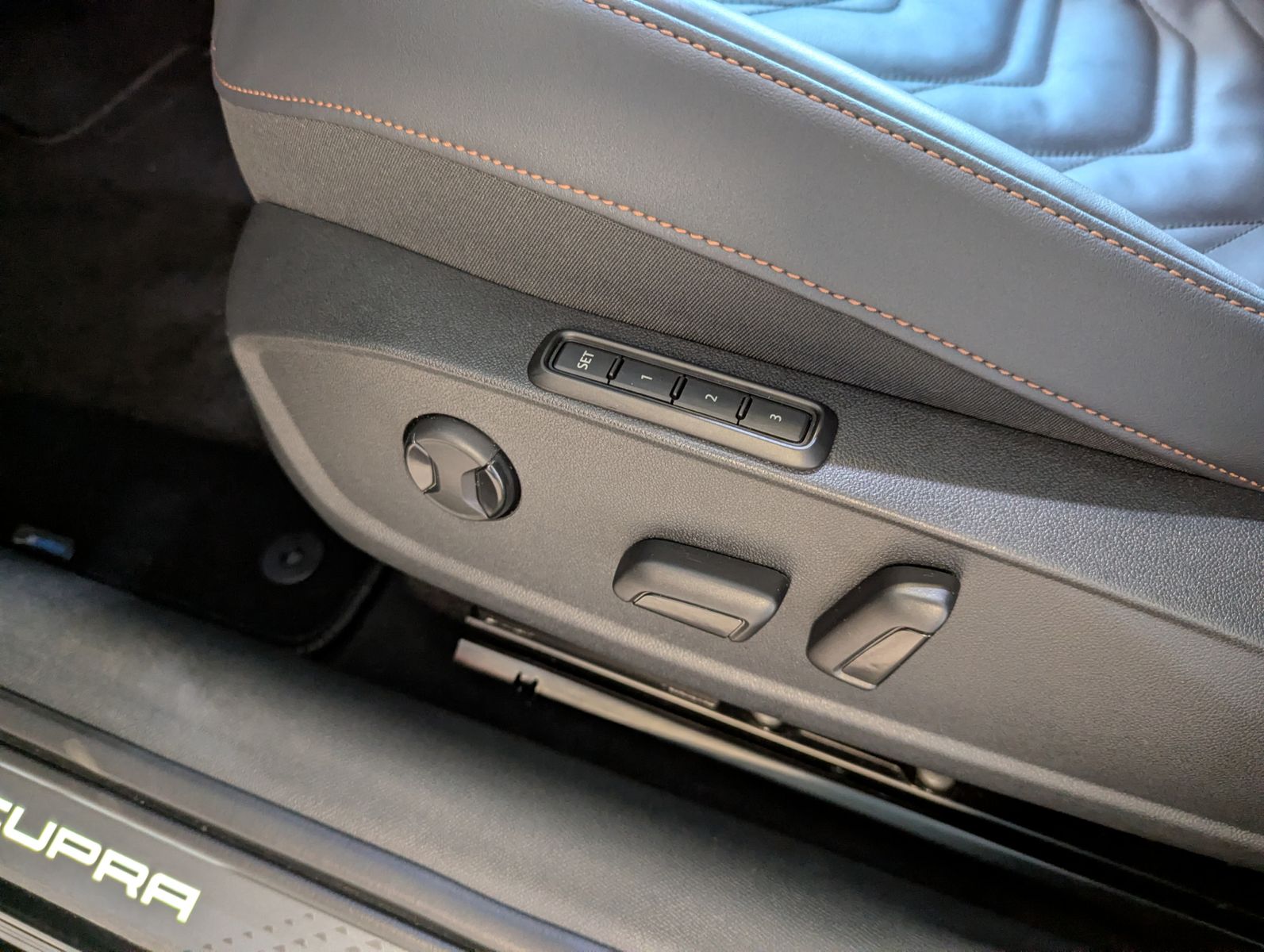 CUPRA Formentor 1.5 eTSI Leder Sennh DCC Kamera Matrix - Image 22