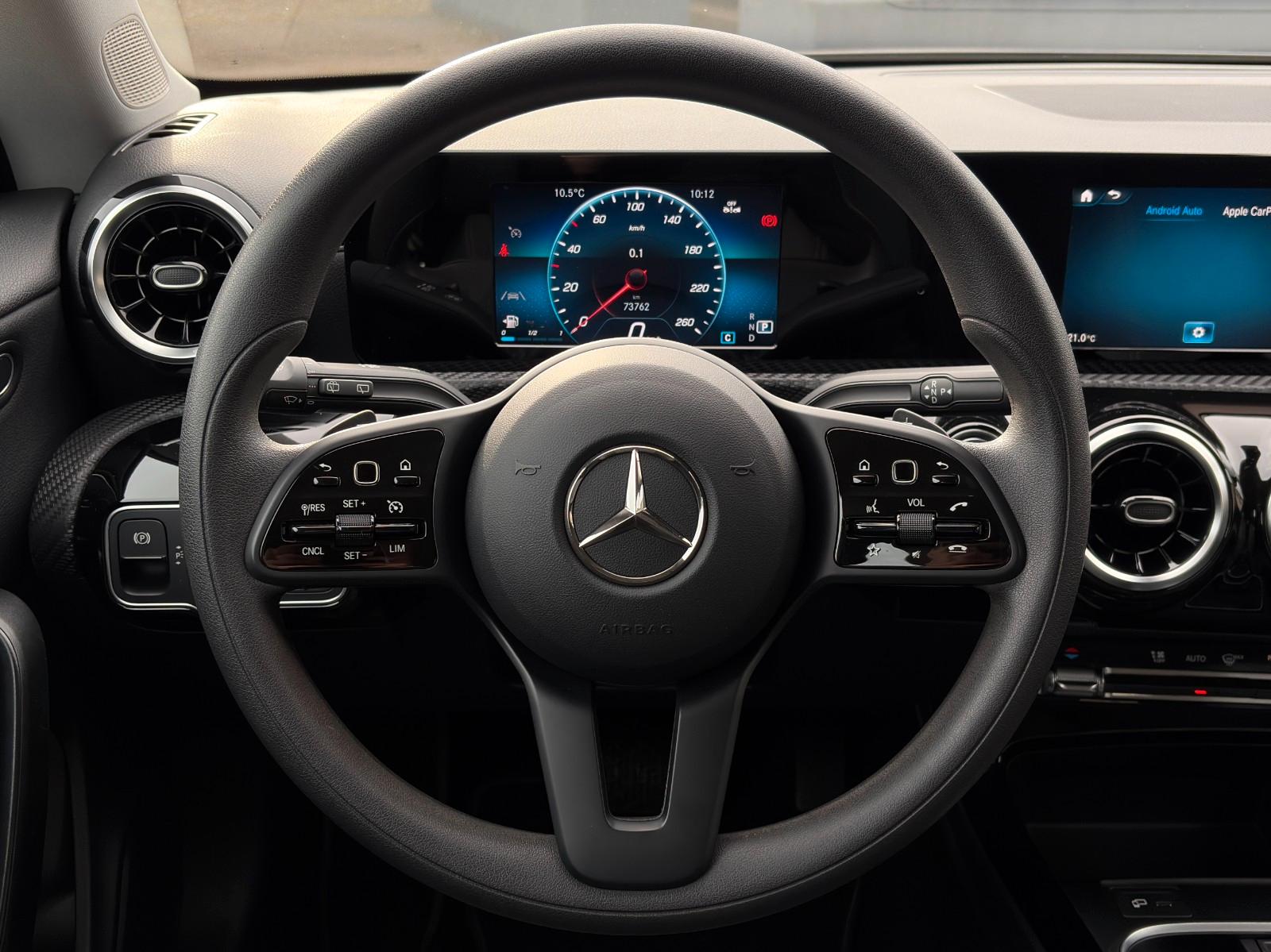 Mercedes-Benz CLA 180 SB SHZ LKA TEMP MBUX Navi Wifi CarPlay, миниатюра 17