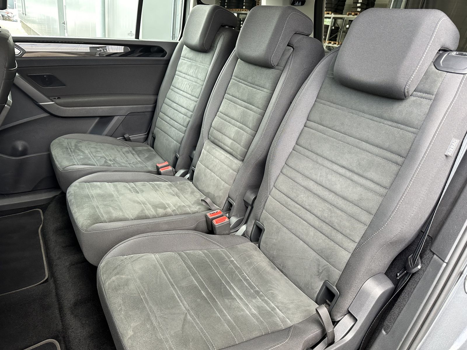 Fahrzeugabbildung Volkswagen Touran 1.5 TSI ACT HL 7-Sitzer NAV+LED+AHK+ACC