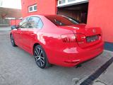 Volkswagen Jetta VI 1.4 TSI Highline KLIMA PDC SHZ - Volkswagen Jetta Highline mit Benzin-Antrieb