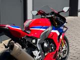 Honda CBR 1000 R-RR Fireblade SP - HONDA CB 1000F