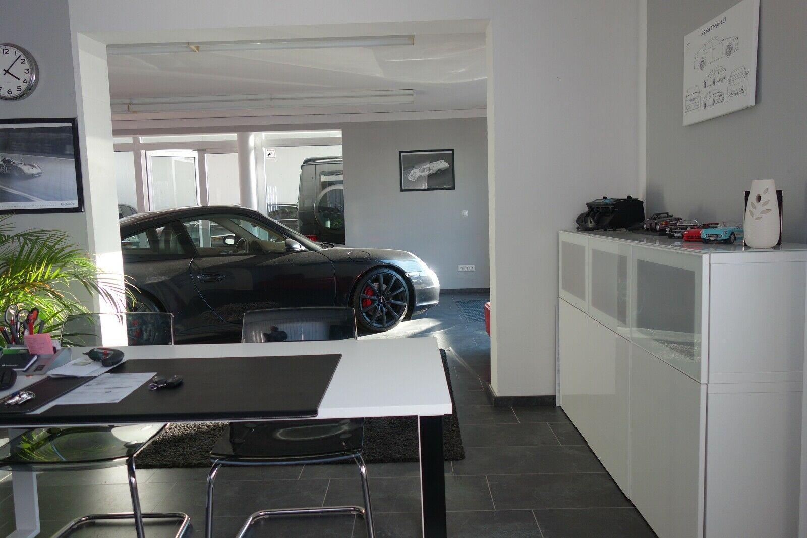 showroom-image-top
