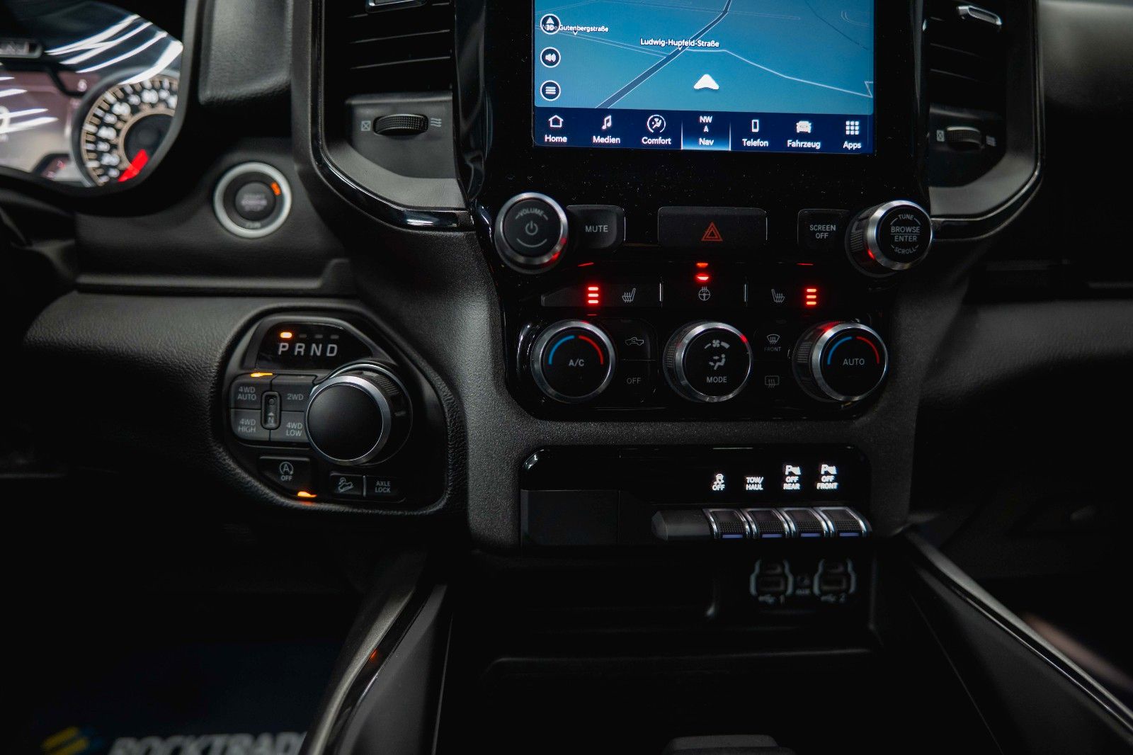 Fahrzeugabbildung Dodge RAM 5.7 V8 HEMI 4x4 Built to Serve AXLE LOCK FOX