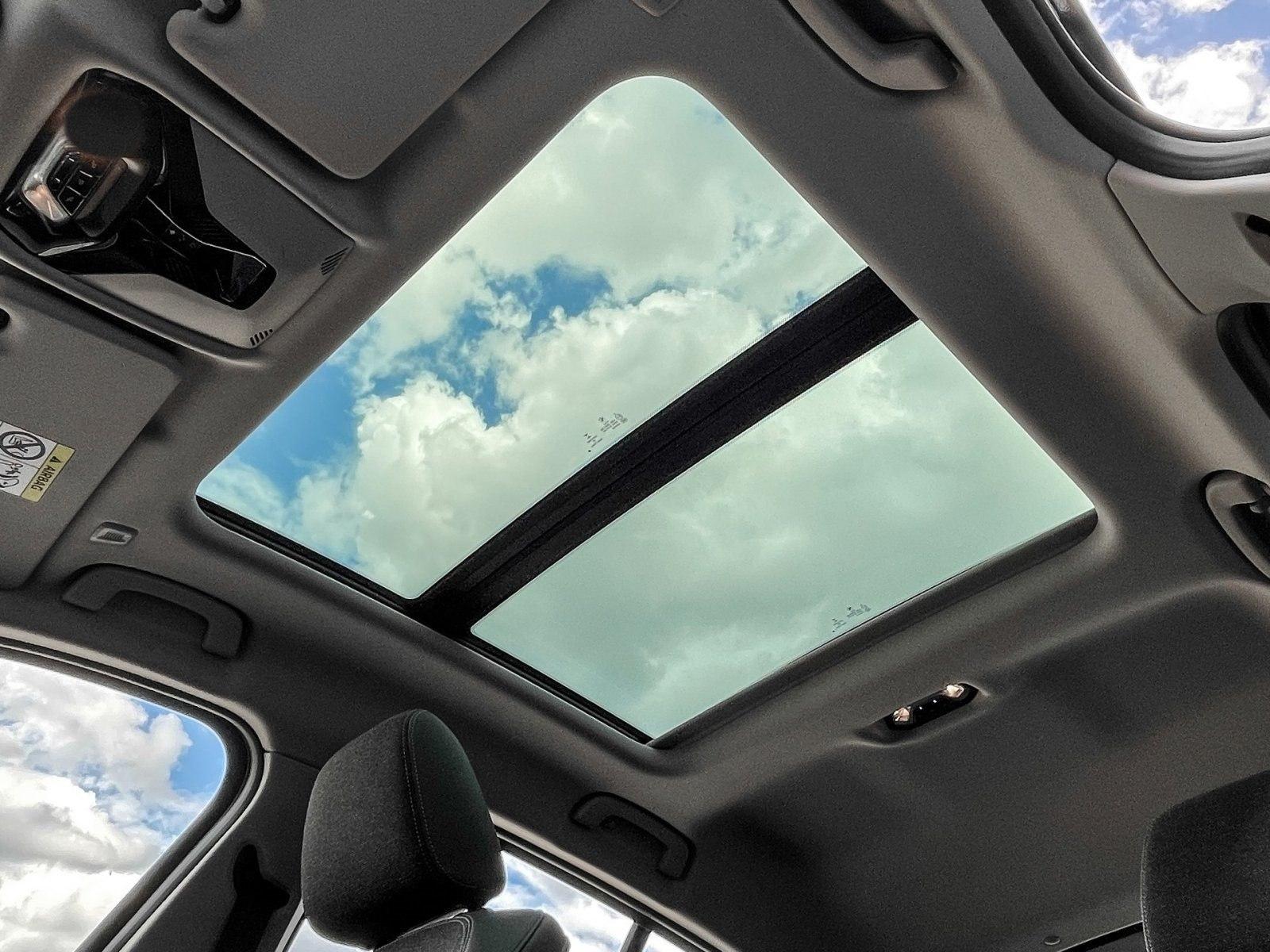 BMW 118i PANO NAVI LED PDC V+H DAB Tempomat Klima