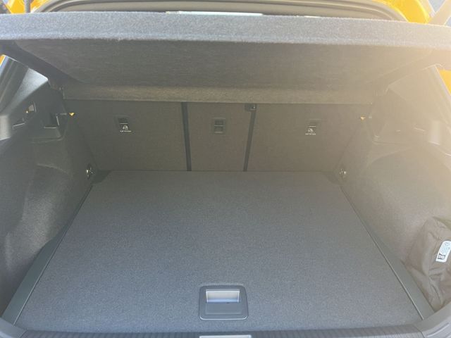 T-Roc R-Line 1.5 l eTSI DSG,HUD,AHK,IQ.LIGHT