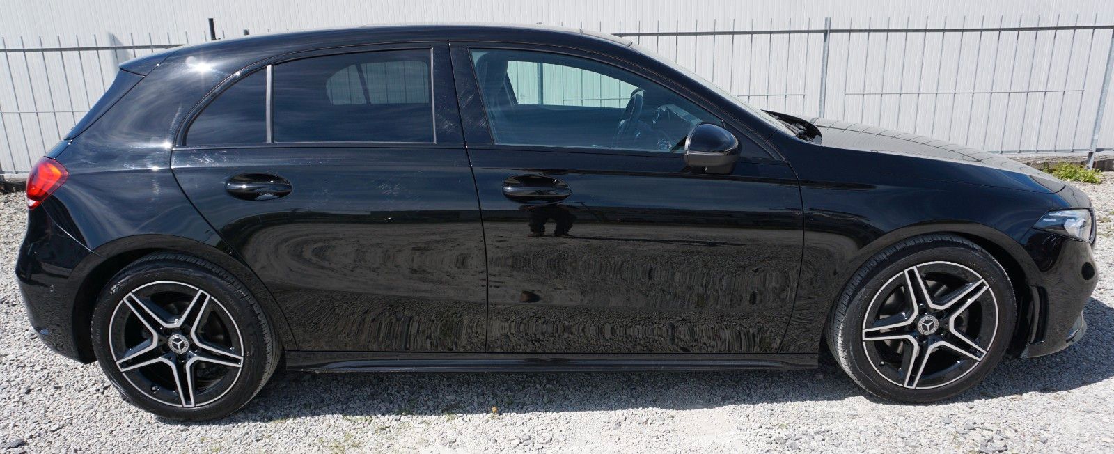 Fahrzeugabbildung Mercedes-Benz A 200 AMG Line,Navi, Keyless,Night-Pak,Panorama