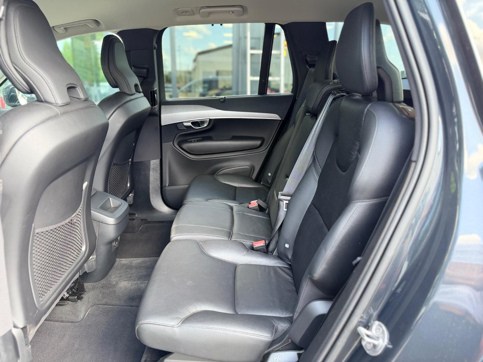 Volvo XC 90 MOMENTUM PRO AWD *7.SITZER*NAVI*LEDER*