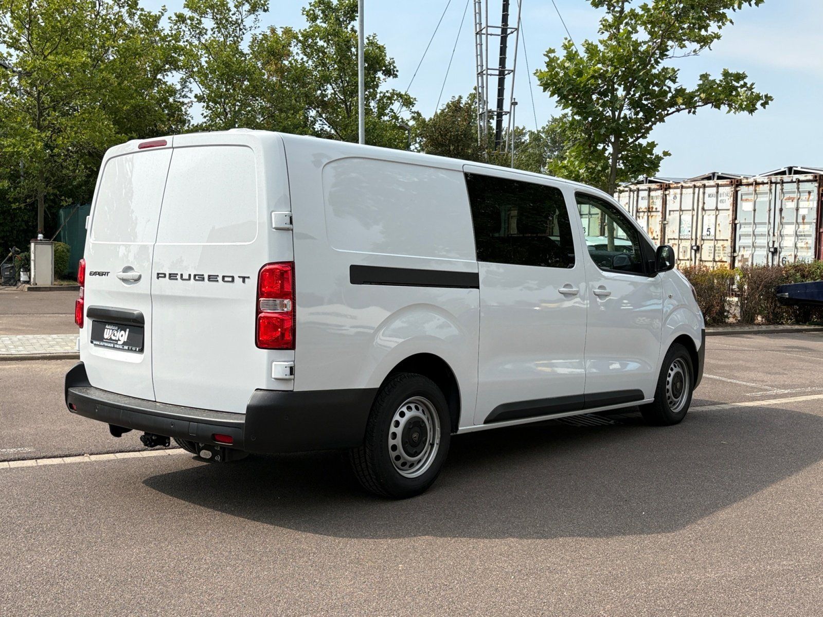 Fahrzeugabbildung Peugeot Expert DoKa L3 BlueHDi 180 EAT8 Doppelkabine