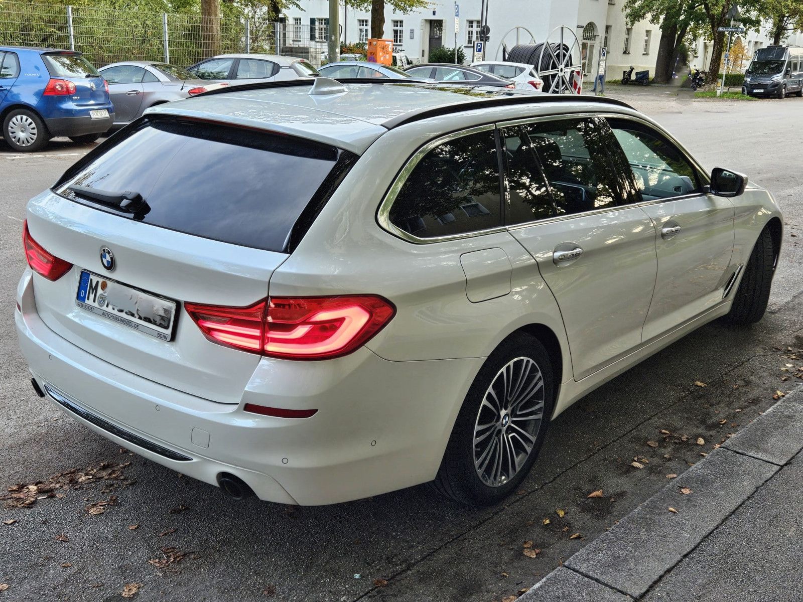 BMW 520d Touring A -STH-PANO-Sportsitze-Kamera