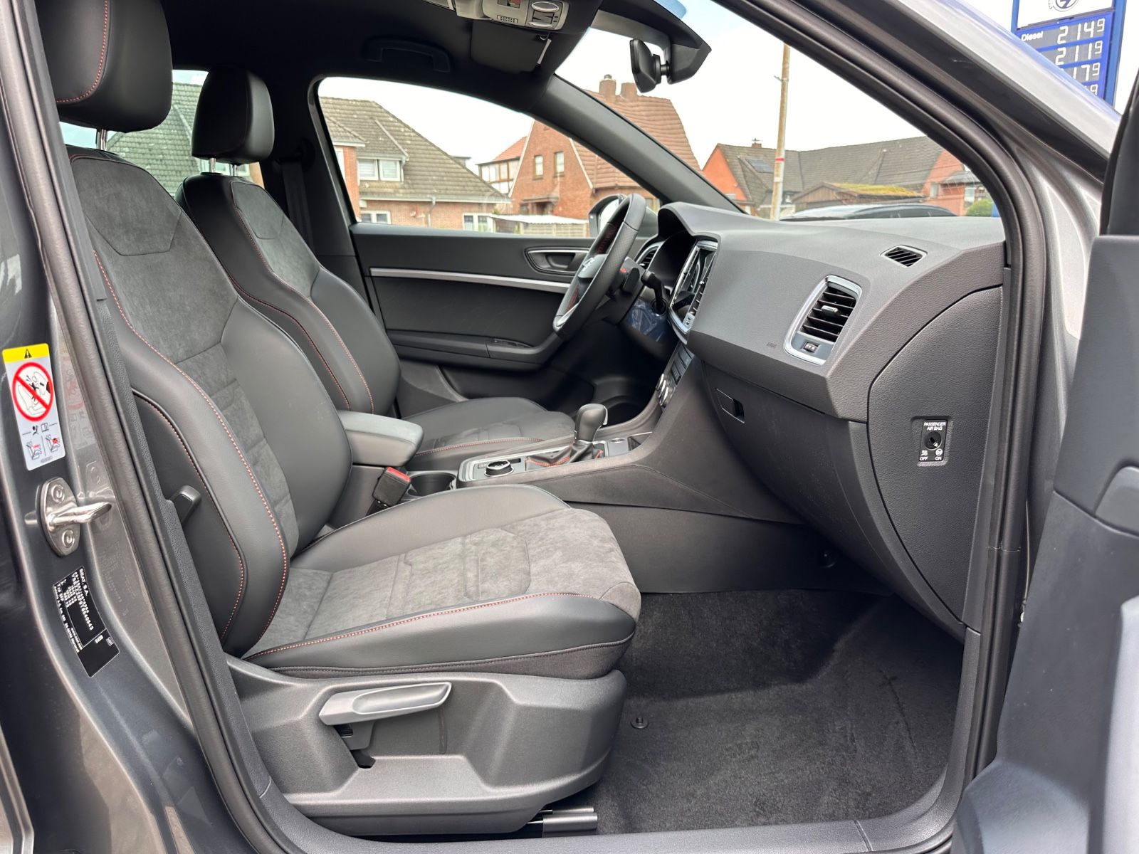 Fahrzeugabbildung SEAT Ateca FR 1.5 TSI DSG ACC/NAVI/LED/PDC/eHeck/SHZ