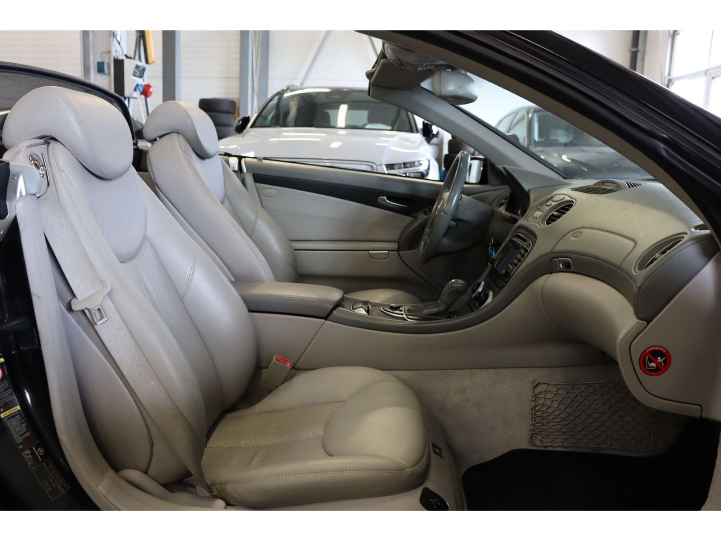 Fahrzeugabbildung Mercedes-Benz SL 500 Roadster V8 GRA Leder Navi Xenon 20"LM