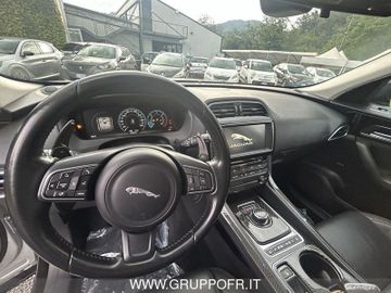 Jaguar F-Pace - 11