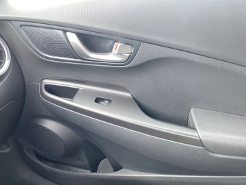 Hyundai Kona Elektro Trend 64 kWh Kam.+OBC+Navi+SHZ+ACC