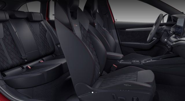 Skoda Octavia Combi 2.0 TSI DSG RS *AHK*DCC*HUD*PANO*