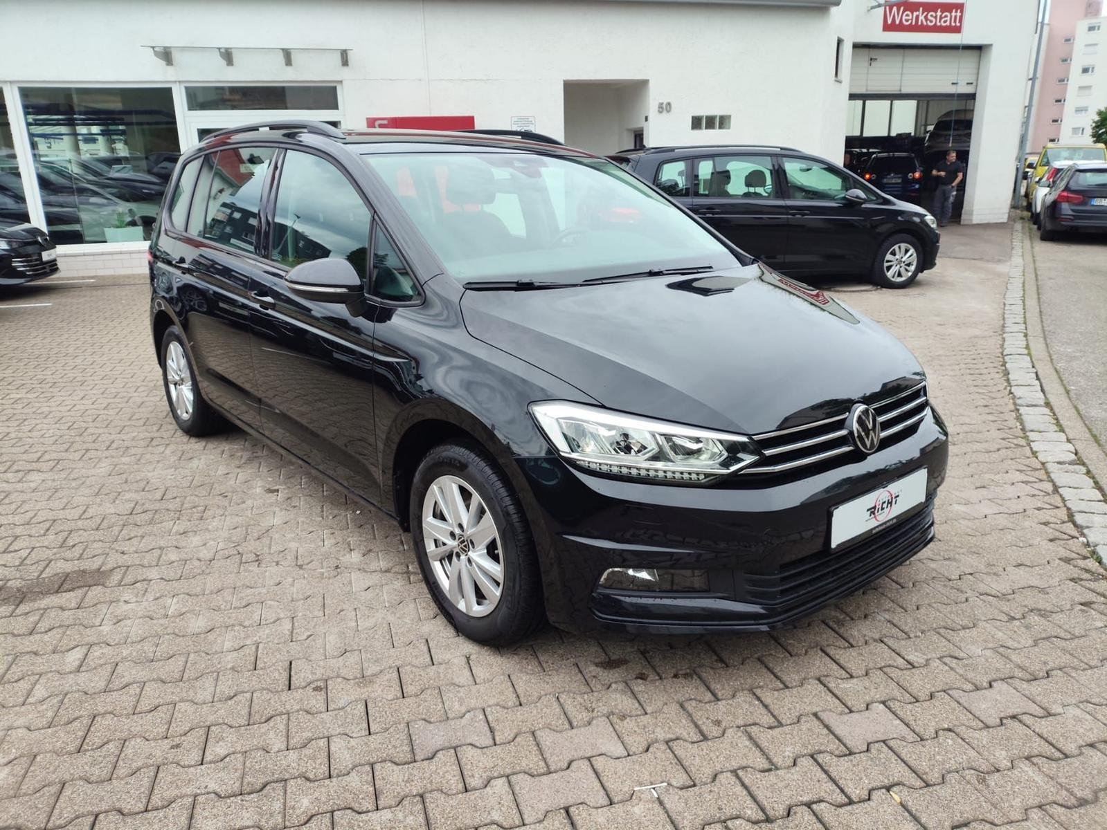 Volkswagen Touran 1.5TSI DSG Comfortline 7-Si. Navi PDC SHZ