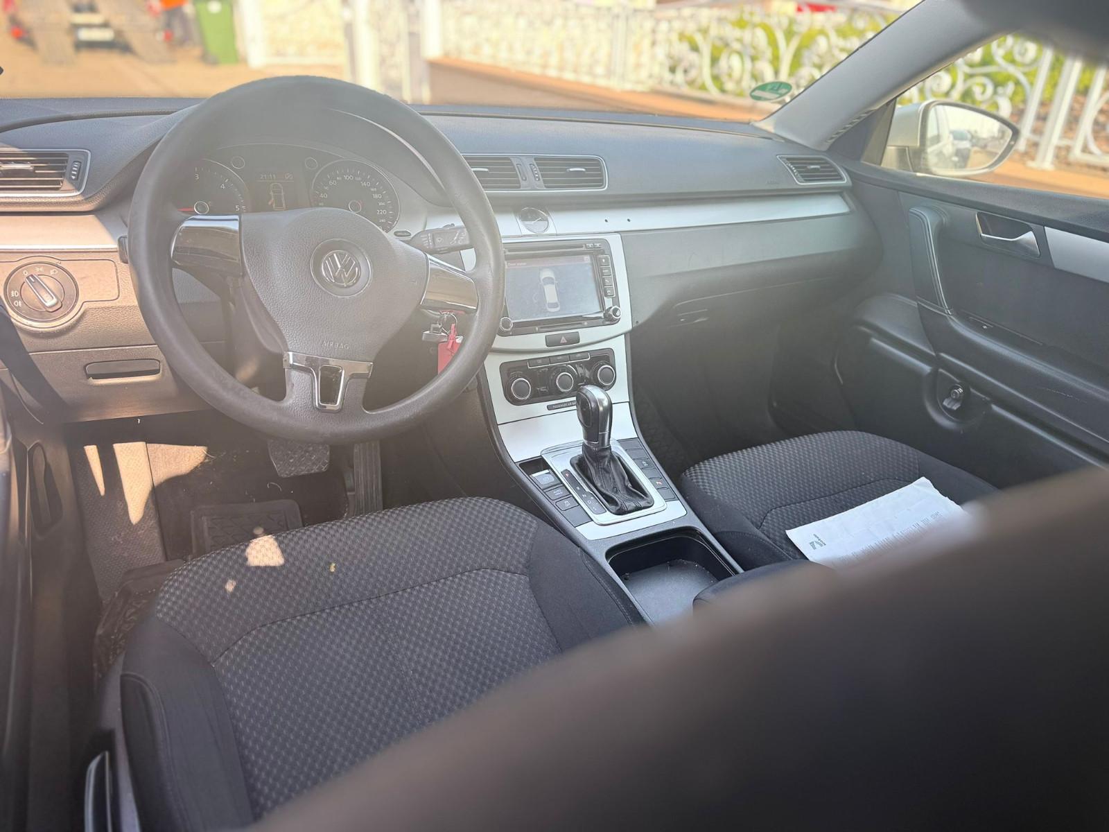Volkswagen Passat 2012 — photo 7
