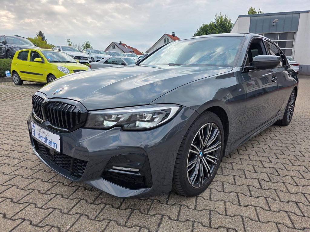 Image of BMW 330