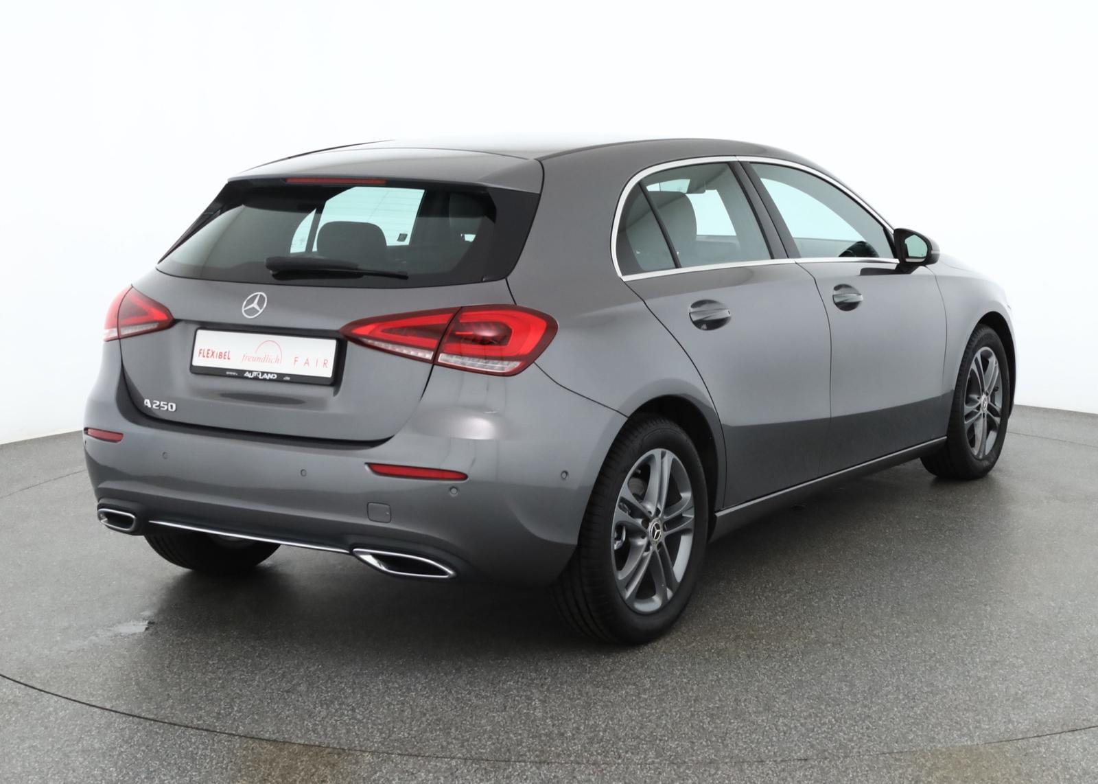 Mercedes-Benz A250 Progressive LED Navi Sitzheizung Kamera AHK