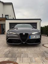 Alfa Romeo Giulia 2.9 V6 Bi-Turbo 375 kW AT8 Quadrifoglio - Alfa Romeo Giulia V6 Gebrauchtwagen
