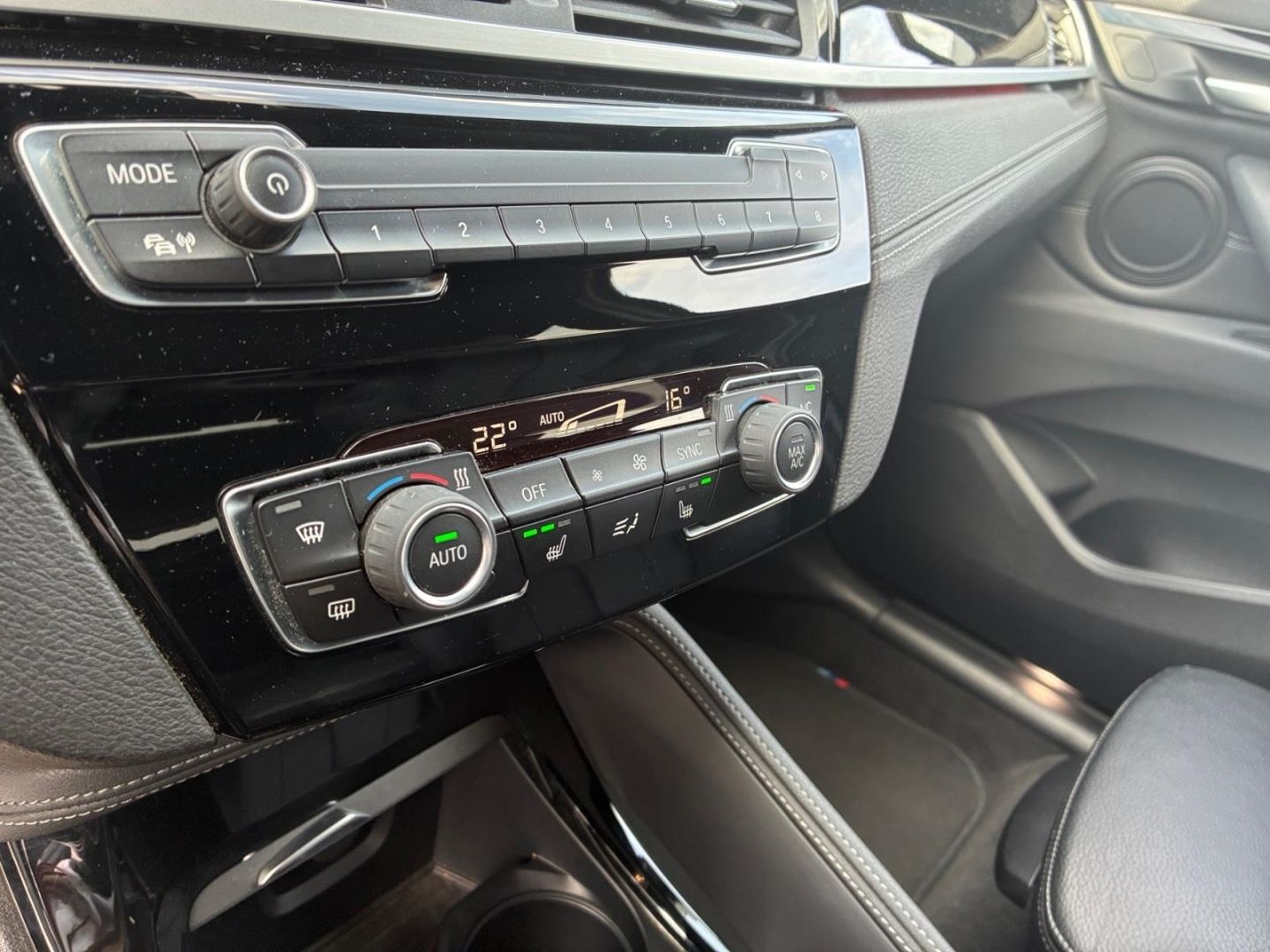 BMW X1 sDrive18d AUTOMATIK M SPORT HUD LED SHZ AHK N foto 15
