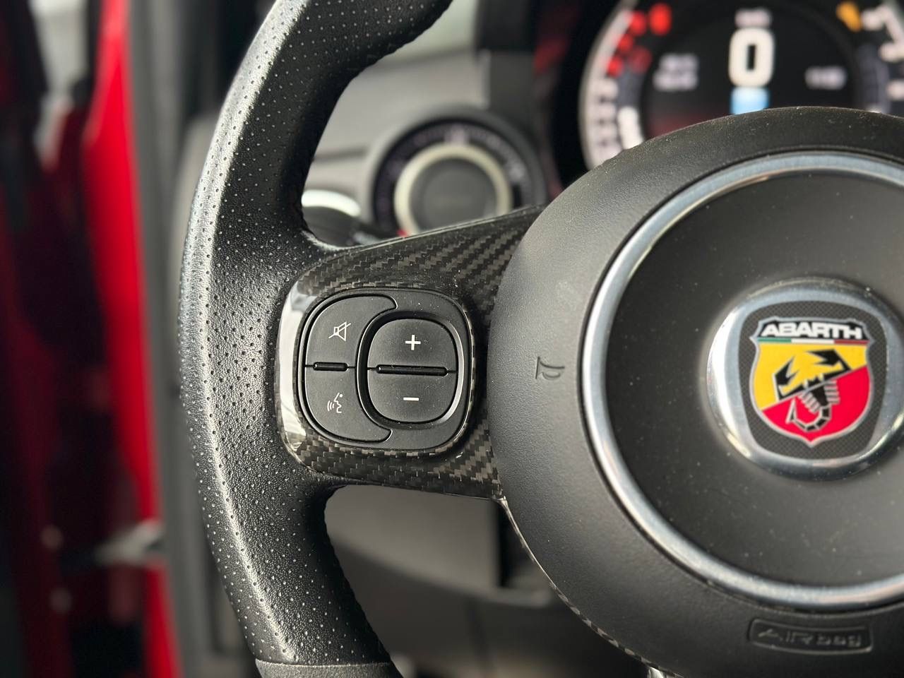 Fahrzeugabbildung Abarth 695C BEATS KLIMA NAVI 17" ALU