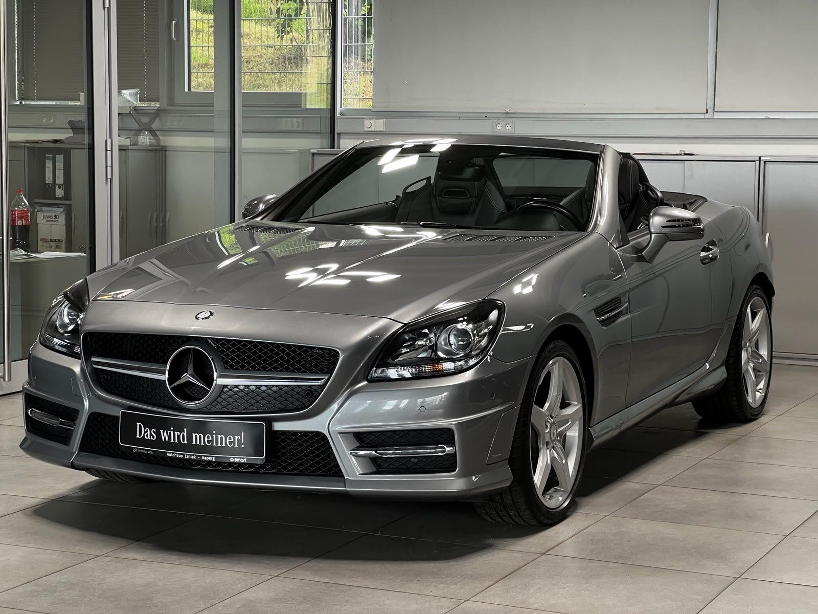 Mercedes-Benz SLK 200 AMG Line PANOVARIODACH NAVI+PDC+AIRSCARF