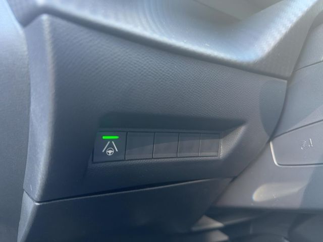 Foto Nummer 16: PEUGEOT 2008