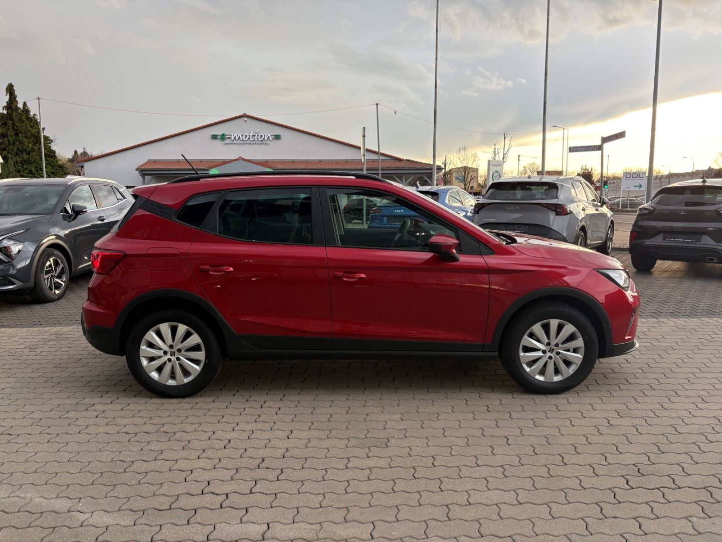 Fahrzeugabbildung SEAT Arona Style Navi Digitales Cockpit LED Sperrdif
