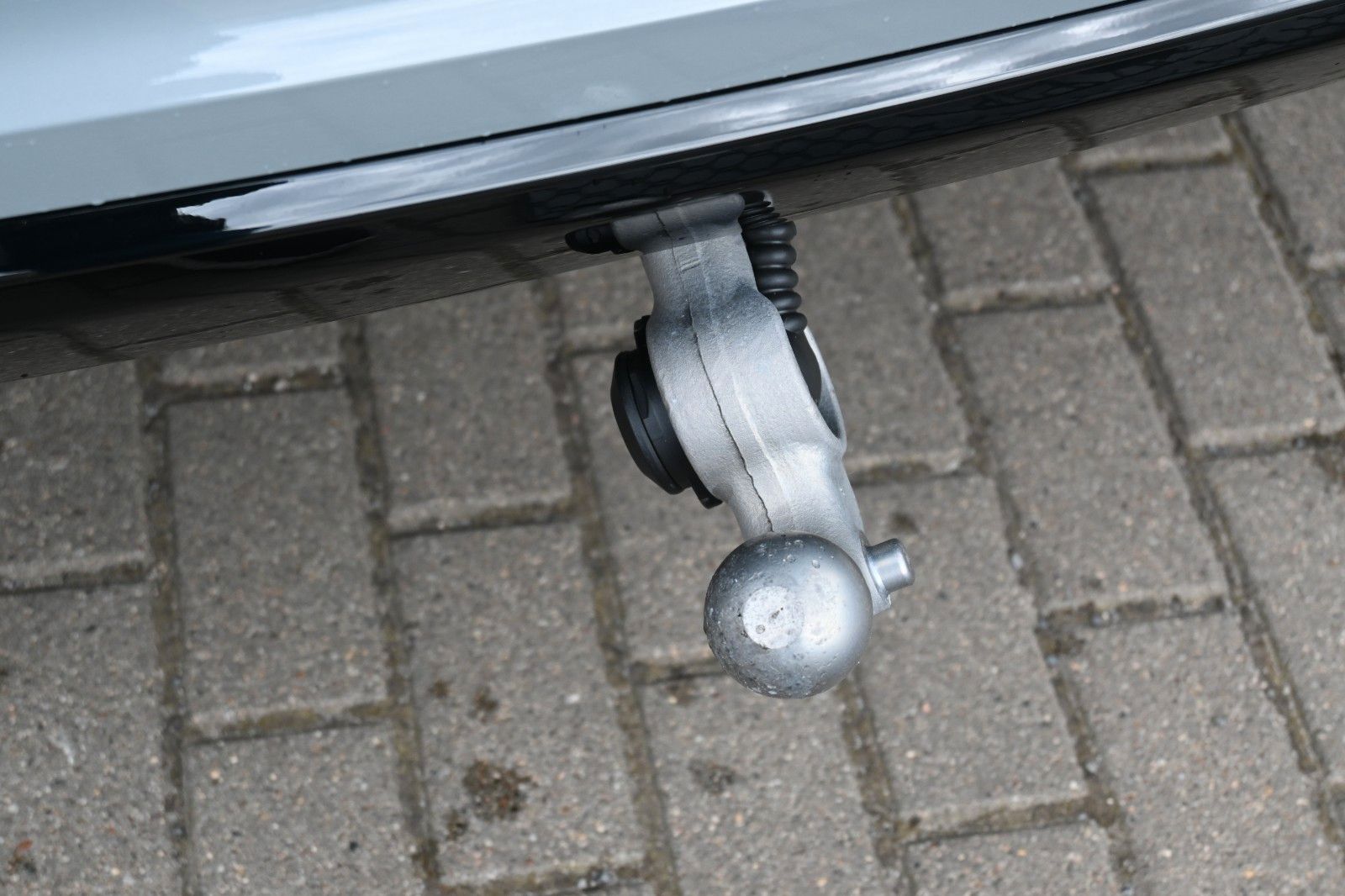 Fahrzeugabbildung Volvo XC60 B5 Benzin AWD Plus Dark*FSHZG*360°*ACC*AHK