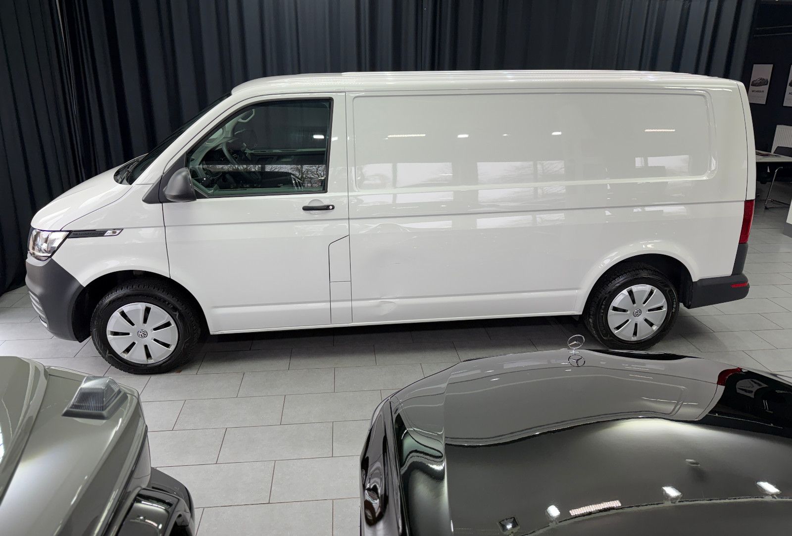 Fahrzeugabbildung Volkswagen T6.1 Transporter Kasten lang FWD|AC|PDC