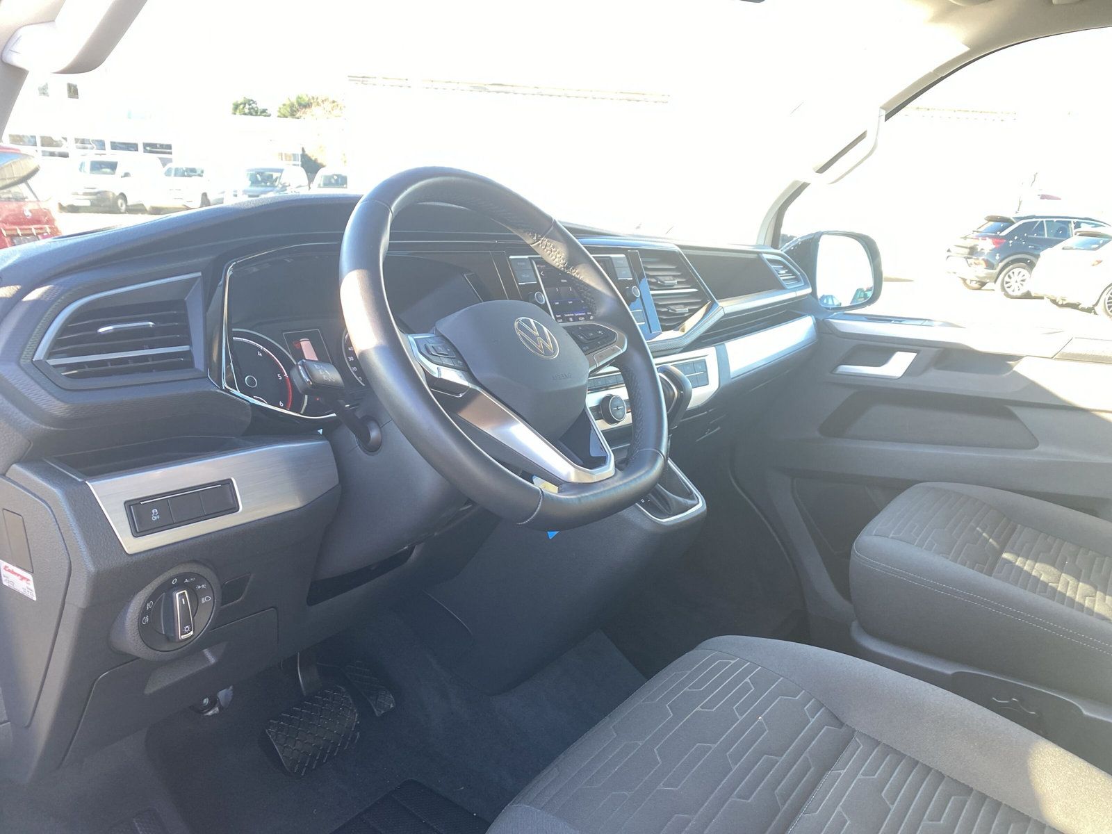 Fahrzeugabbildung Volkswagen T6 Multivan 2.0 TDI DSG 4M Edition BEHINDERTENGE