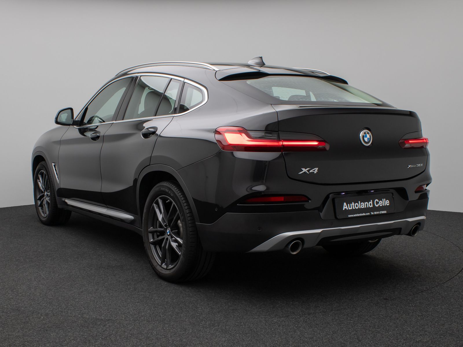 Fahrzeugabbildung BMW X4 xD30i xLine Panorama Kamera HUD DAB HiFi AHK