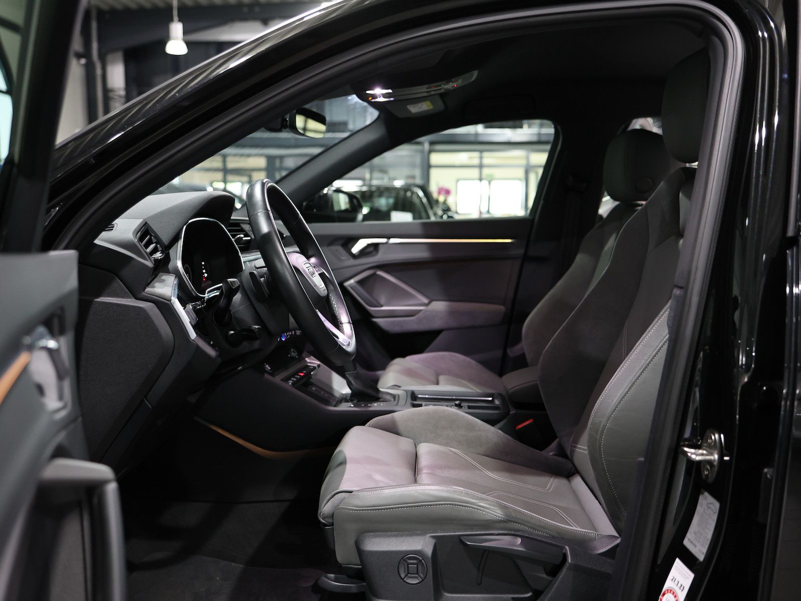 Audi Q3 SPORTBACK 40 TDI Q S-LINE DESIGN BLACK / LED foto 11