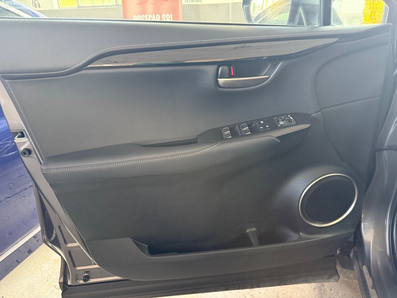 Other Lexus NX 300h Hybrid Business imagem 3