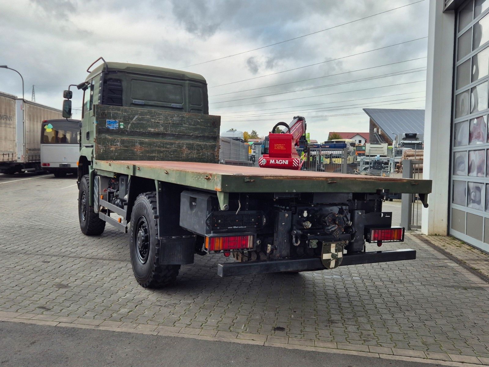 Fahrzeugabbildung MAN TGA 18.360 4x4 BB Pritsche Single Bereifung