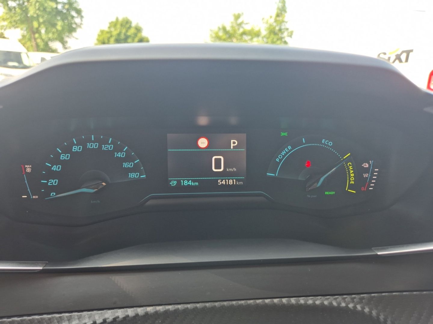 Fahrzeugabbildung Peugeot 2008 Active Elektro 136 LED CarPlay SHZ. Temp.