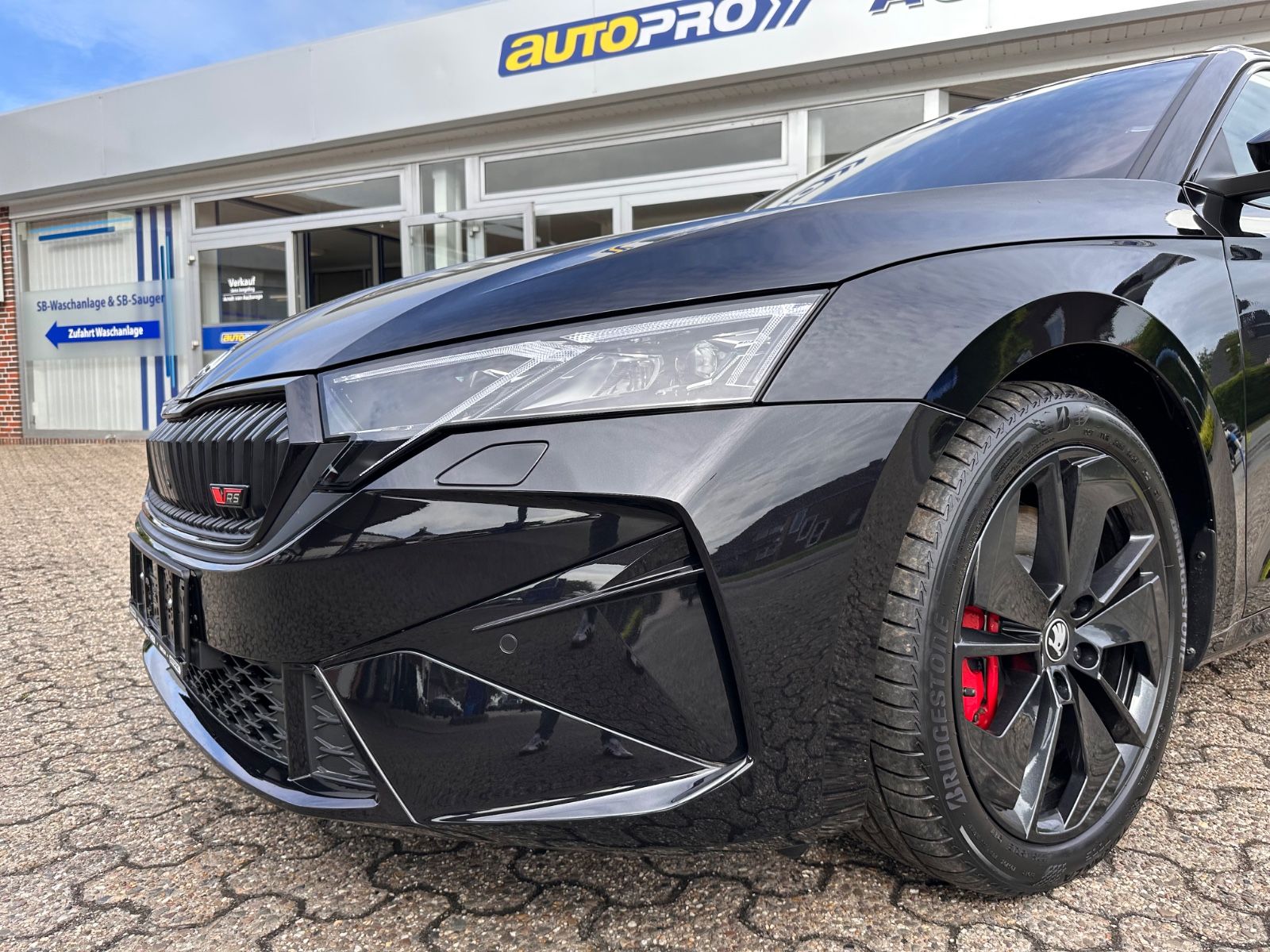Fahrzeugabbildung SKODA Octavia RS Combi 2.0 TSI Pano/360°/Matrix/ACC