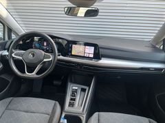 Fahrzeugabbildung Volkswagen Golf VIII Variant 2.0 TDI DSG Life ACC NAVI SHZ